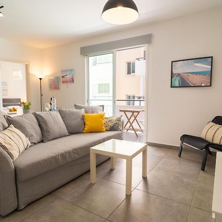 Апартаменты Kave Blue Mackenzie 1 Bdr Flat With Pool Ларнака Экстерьер фото