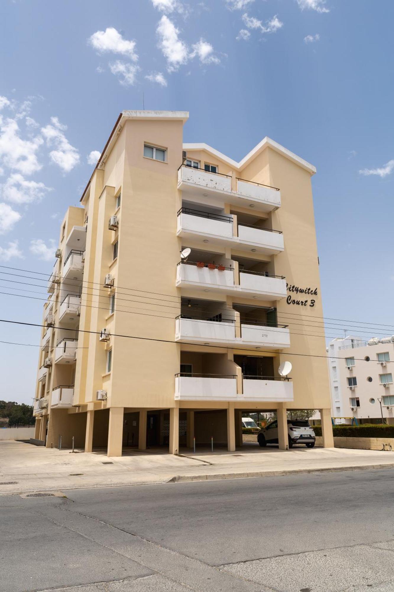 Апартаменты Kave Blue Mackenzie 1 Bdr Flat With Pool Ларнака Экстерьер фото