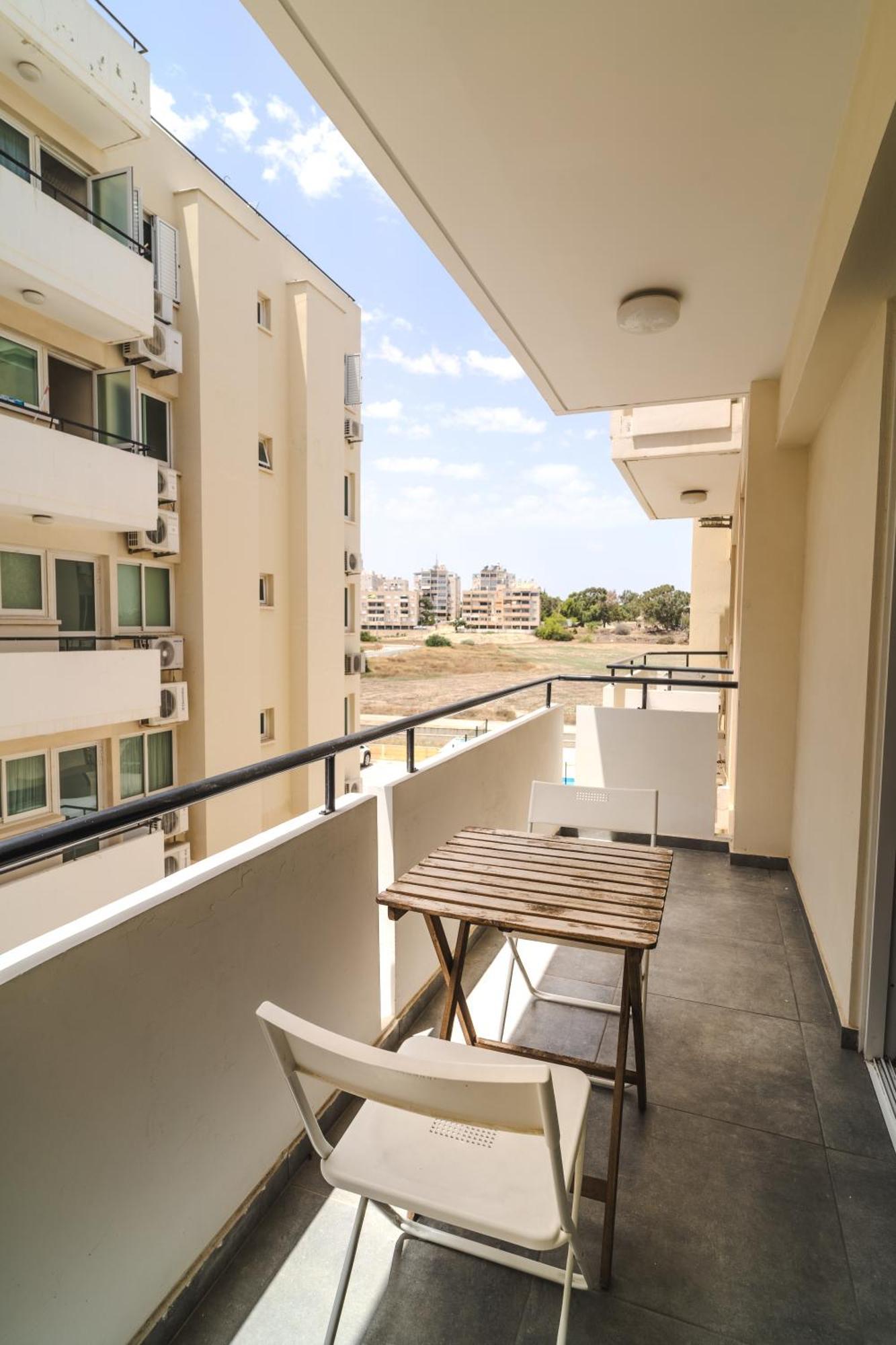 Апартаменты Kave Blue Mackenzie 1 Bdr Flat With Pool Ларнака Экстерьер фото