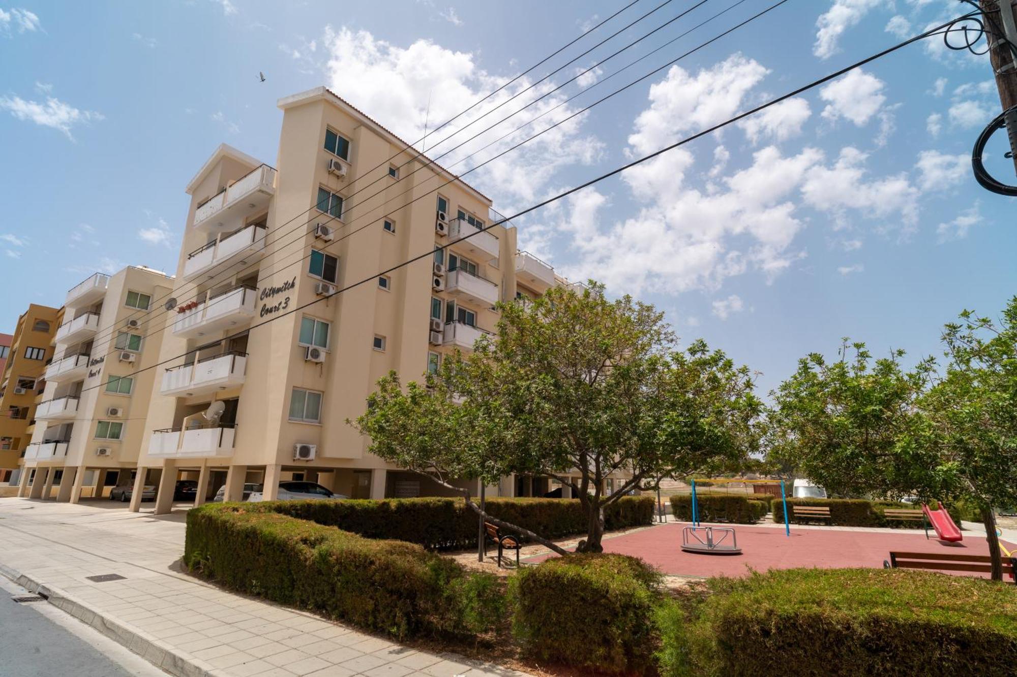 Апартаменты Kave Blue Mackenzie 1 Bdr Flat With Pool Ларнака Экстерьер фото