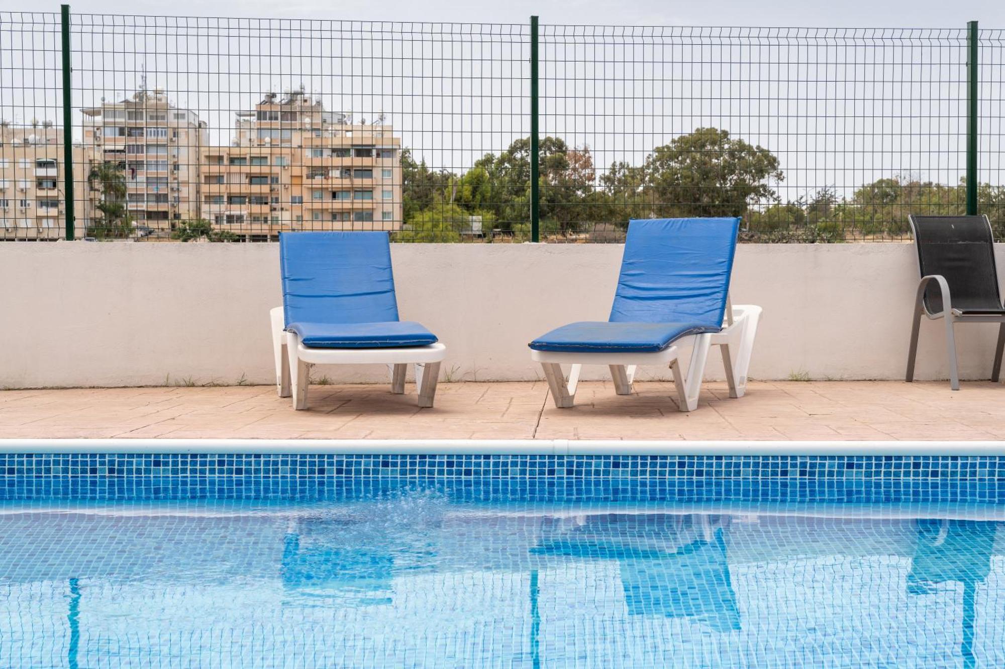 Апартаменты Kave Blue Mackenzie 1 Bdr Flat With Pool Ларнака Экстерьер фото